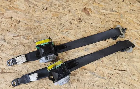 Toyota Urban Cruiser (XP110) Front seatbelt 73220-52701-B1 73210-52681-B1