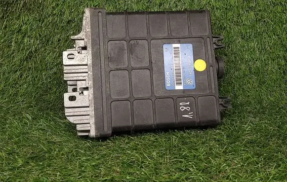 Volkswagen Golf III Engine control unit/module ECU 1H0907311A 0261200275