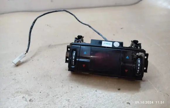 Mercedes-Benz CLS C219 Climate control unit 2118300285