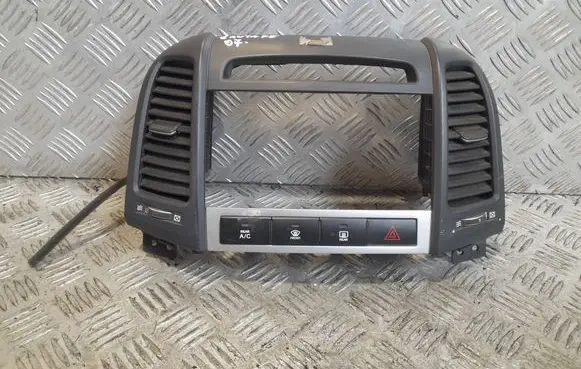 Hyundai Santa Fe Dash center air vent grill 974202B900