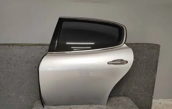 Maserati Quattroporte Rear door 67062200