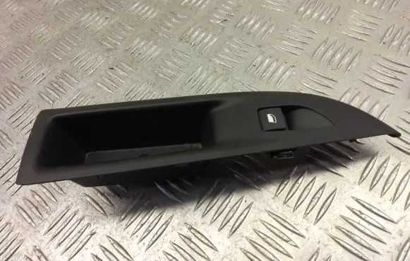 Opel Mokka X Electric window control switch 9835154180