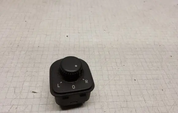 Volkswagen PASSAT B6 Wing mirror switch 1K0959565F