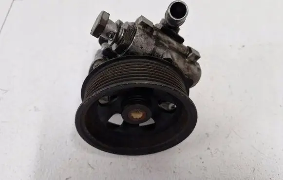 Land Rover Range Rover L322 Power steering pump 7696974131