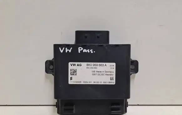 Volkswagen PASSAT B6 Power management control unit 8K0959663A 8K0959663