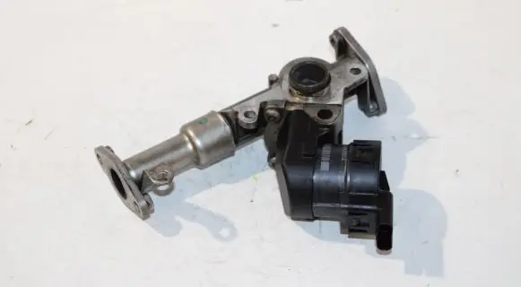 BMW 1 E81 E87 EGR valve 7563241