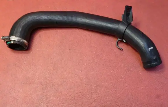 Ford Fiesta Air intake hose/pipe CN116C646FE