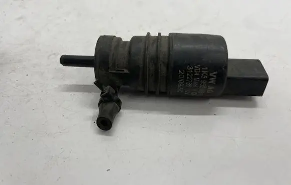 Audi A4 S4 B8 8K Windscreen/windshield washer pump 1K5955651