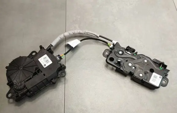BMW X1 F48 F49 Tailgate/trunk/boot lock/latch/bracket 7357112 7374006