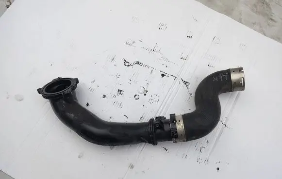 Intercooler hose/pipe