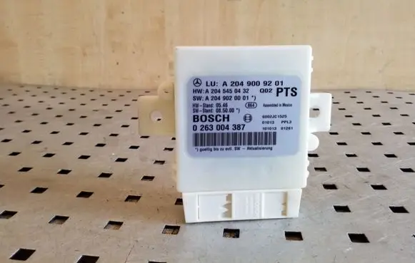 Mercedes-Benz C W204 Parking PDC control unit/module A2049009201