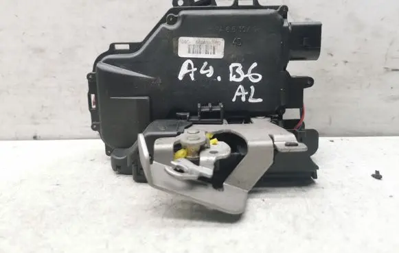 Audi A4 S4 B6 8E 8H Rear door lock 8E0839016C