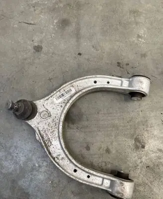 BMW 5 G30 G31 Front lower control arm/wishbone 6861185