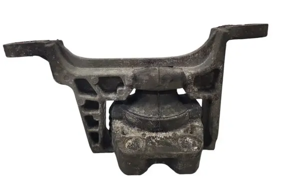 Volvo V40 Engine mount bracket