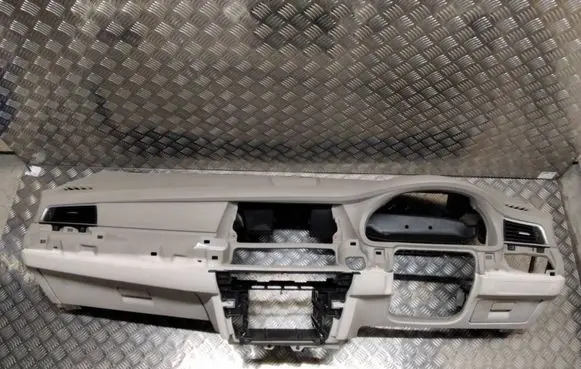 BMW 5 GT F07 Dashboard