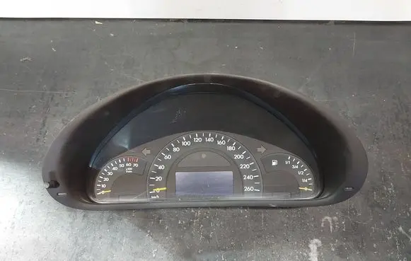 Mercedes-Benz C W203 Speedometer (instrument cluster) A2035407611