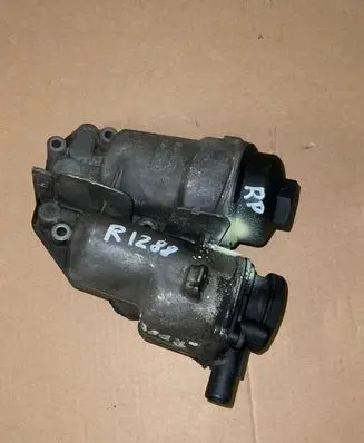 Volvo V70 Oil filter cover 08642639