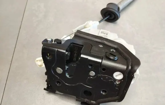 Audi A5 Sportback 8TA Rear door lock 8K0839016H