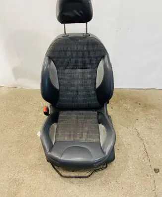 Peugeot 2008 I Front driver seat 