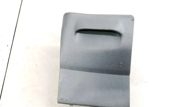 Toyota Avensis Verso Glove box