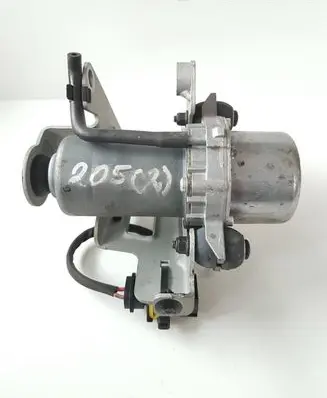 Mercedes-Benz C W205 Vacuum pump A0004303832 86422823 162080621