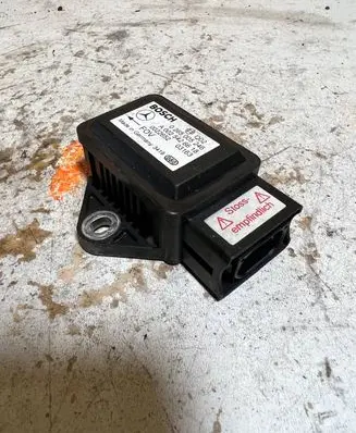Mercedes-Benz E W211 ESP acceleration yaw rate sensor A0025426618 0265005246