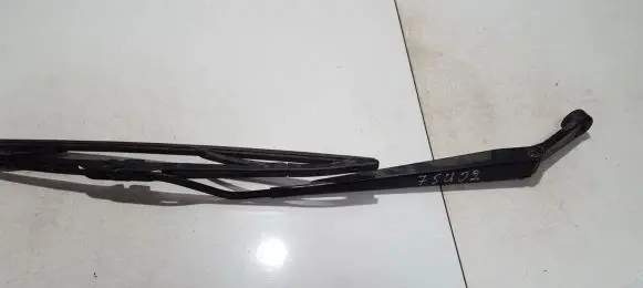 Suzuki Wagon R+ Front wiper blade arm