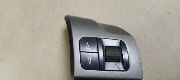 Opel Zafira B Steering wheel buttons/switches 13126750