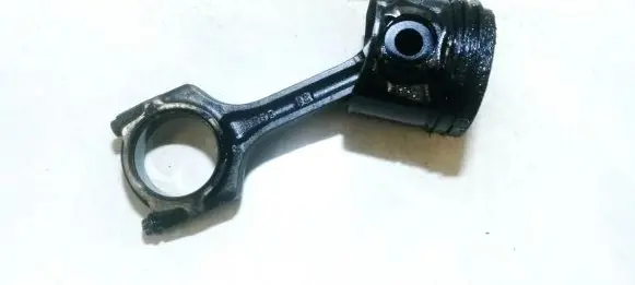 Honda CR-V Piston with connecting rod rbd