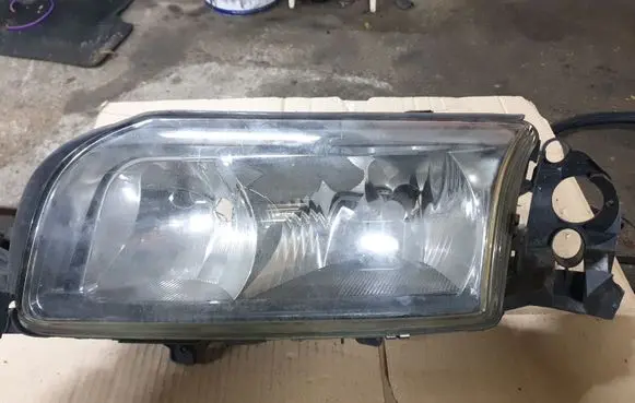 Volvo S80 Headlight/headlamp 89007829 8693557