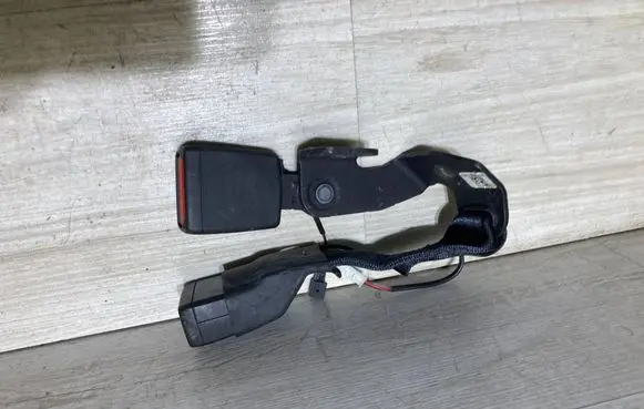BMW 1 F70 Rear seatbelt buckle 5A69078 659850500B