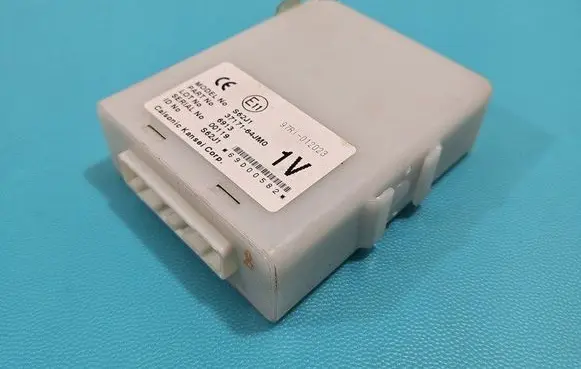 Suzuki Grand Vitara II Central body control module 37171-64JMO IMPRK1492077