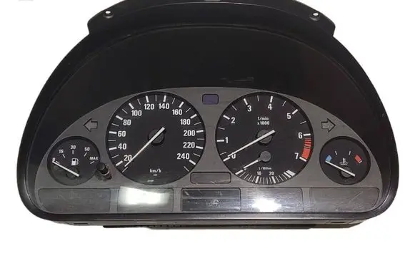 BMW 5 E39 Speedometer (instrument cluster) 87001313 88311228