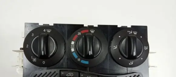 Mercedes-Benz A W168 Climate control unit 1688300485 M1853