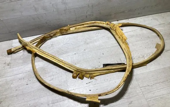 Front door rubber seal