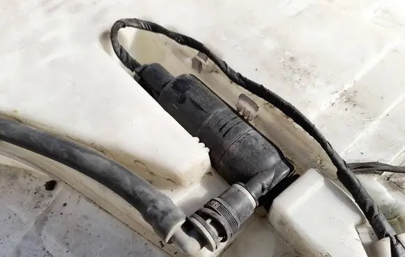 BMW 5 F10 F11 Headlight washer pump 67127217792 7217792