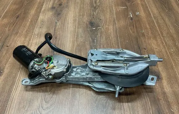 Mercedes-Benz SL AMG R129 Front wiper linkage and motor A0018201207 0018201207 0390241433