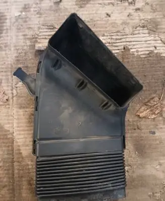 Audi A4 S4 B7 8E 8H Air intake duct part 8E0129617 PA6GGF30