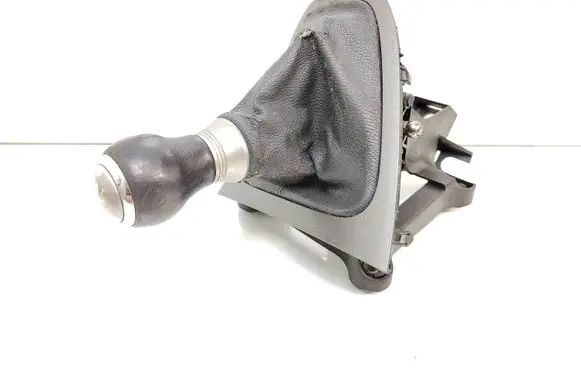 Toyota Auris 150 Gear shifter/selector 112102102