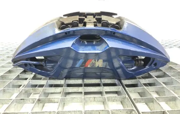 BMW 5 G30 G31 Front brake caliper 6875296