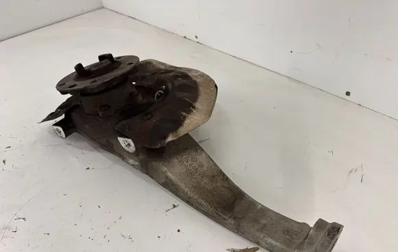 Porsche Cayenne (92A) Front wheel hub 7P0407246A 95834115600 95834115601