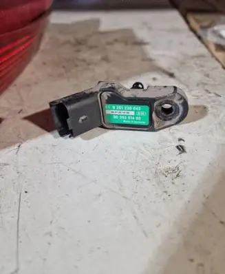 Citroen C4 I Air pressure sensor 0261230043