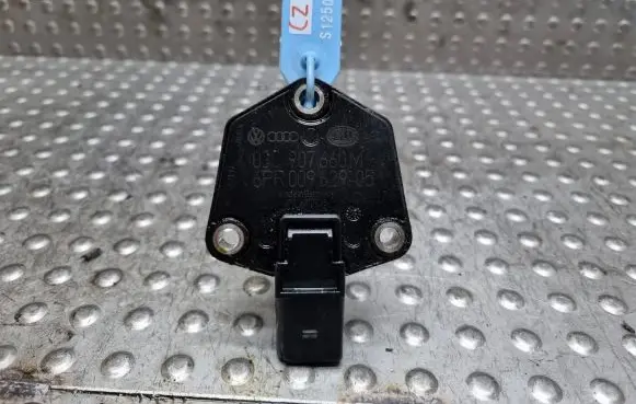 Audi A3 S3 8P Oil level sensor 03C907660M