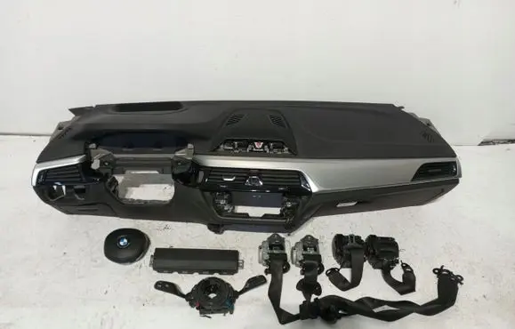 BMW 2 Active Tourer U06 Radio/GPS head unit trim 