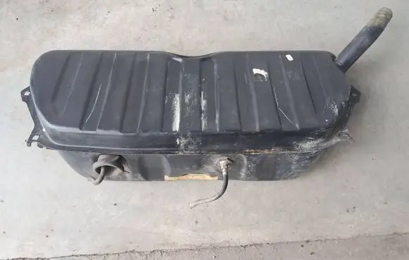 Mercedes-Benz E W124 Fuel tank 1244700304