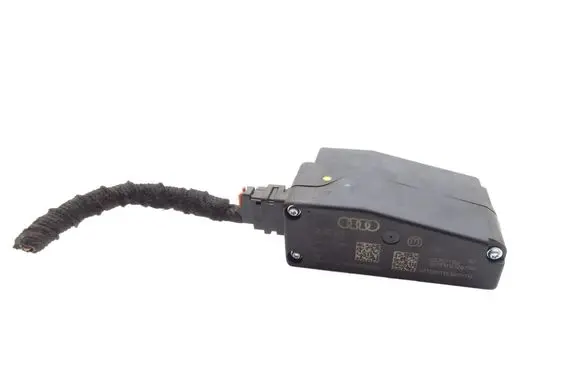 Audi A4 S4 B8 8K Steering rack control module 8K0905852E