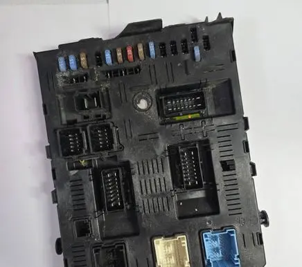 Citroen C4 Aircross Fuse module 216761594