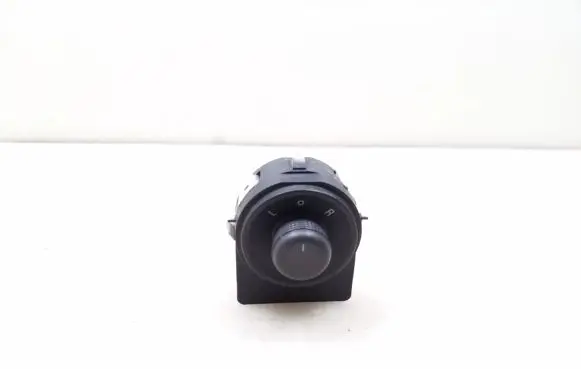 Opel Astra J Wing mirror switch 13271827