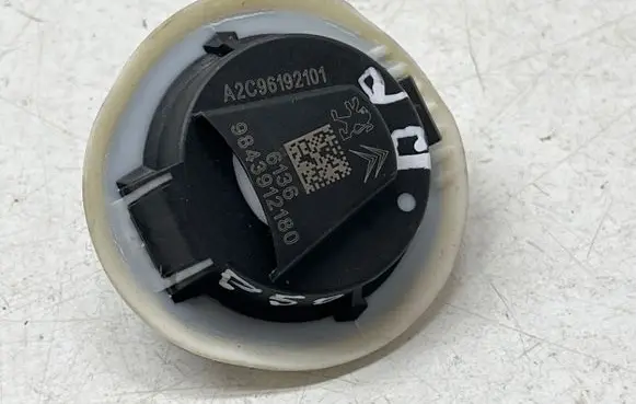 Peugeot 5008 II Airbag deployment crash/impact sensor 9843912180 6136