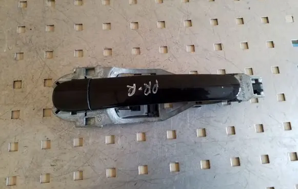Volkswagen Polo IV 9N3 Front door exterior handle 3B0837885